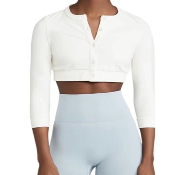 WEWOREWHAT Active Cropped Cardigan in Cream - Picture 2 of 8